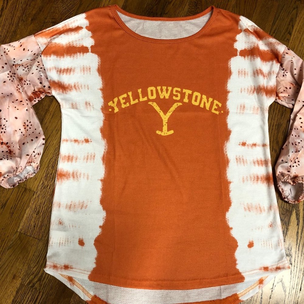 Yellowstone Show Ladies Size Small Patterned 3/4 Sleeves Orange/White Top